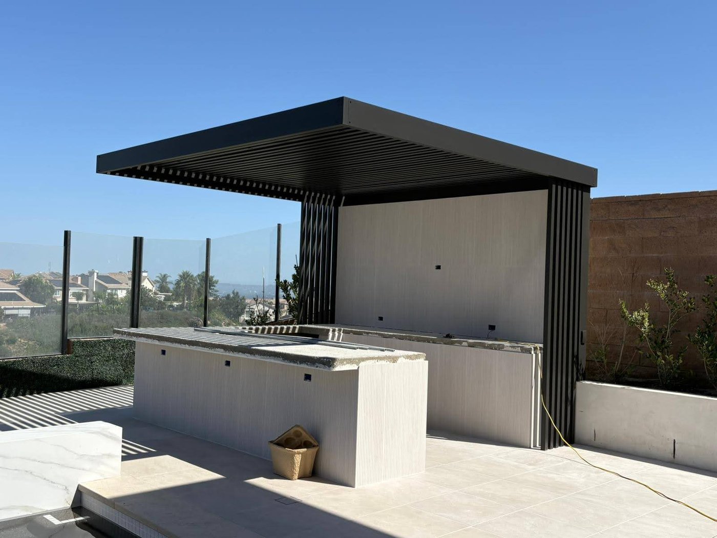 4K cantilever aluminum patio cover — modern black aluminum